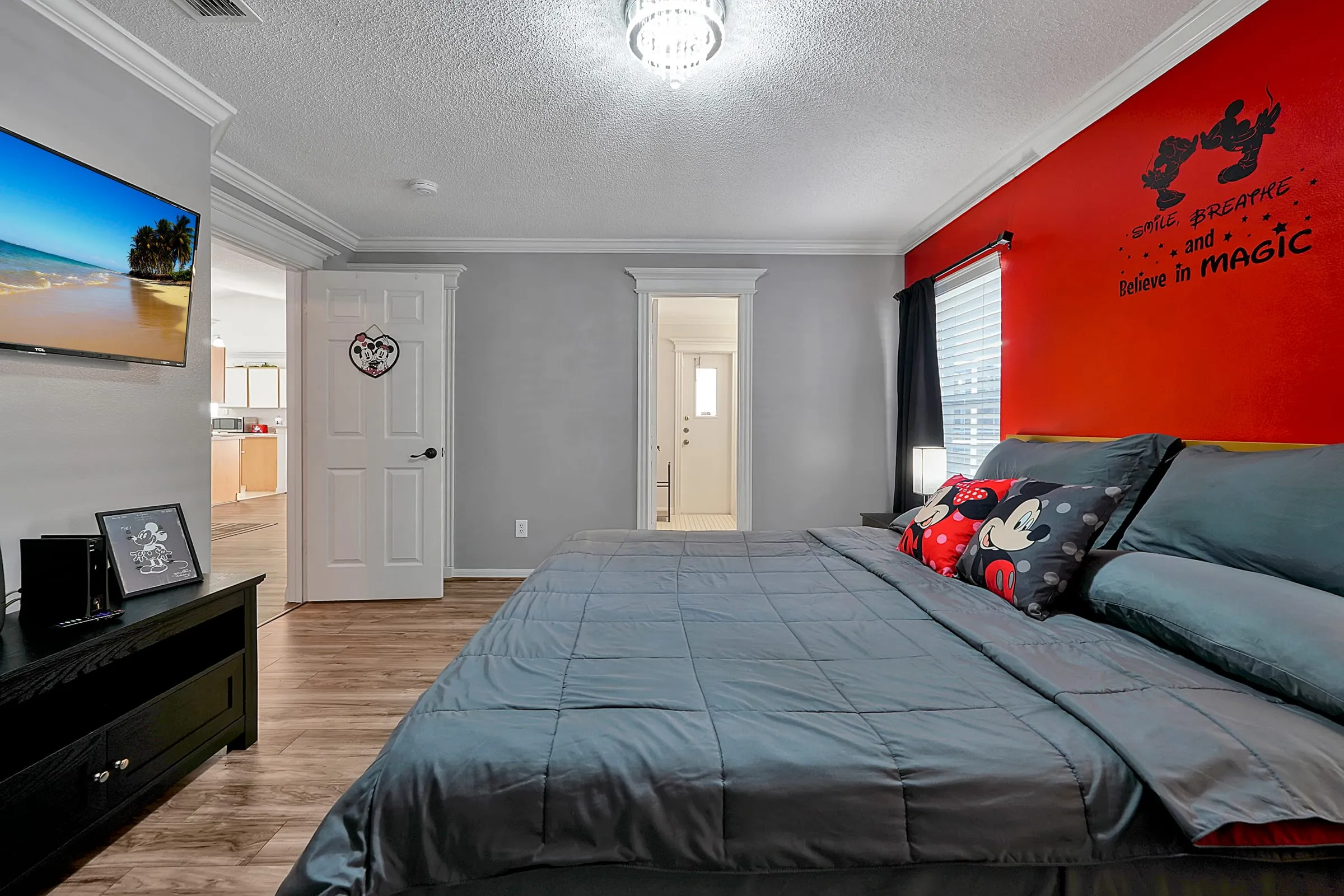 Angled view toward the en-suite door