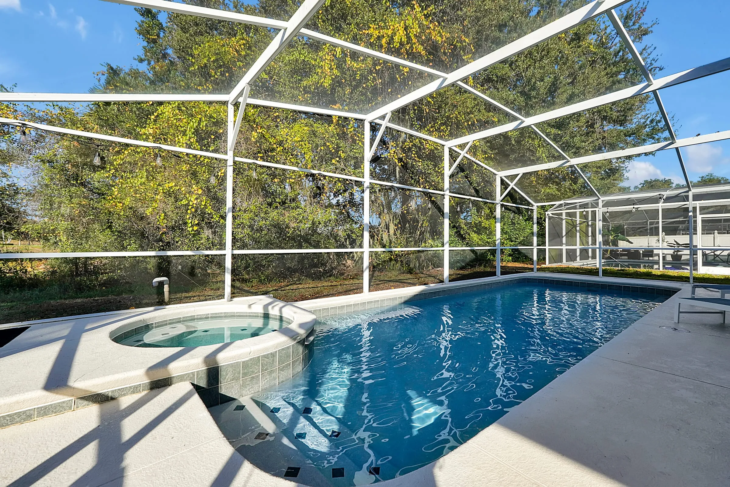 Screened pool cage with spa close-up